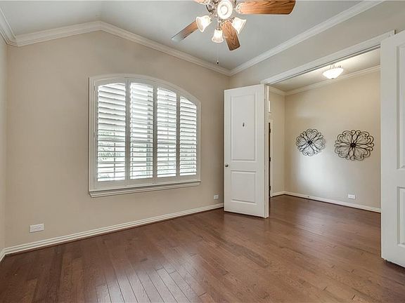 4th image of 403 Rosemont Ln