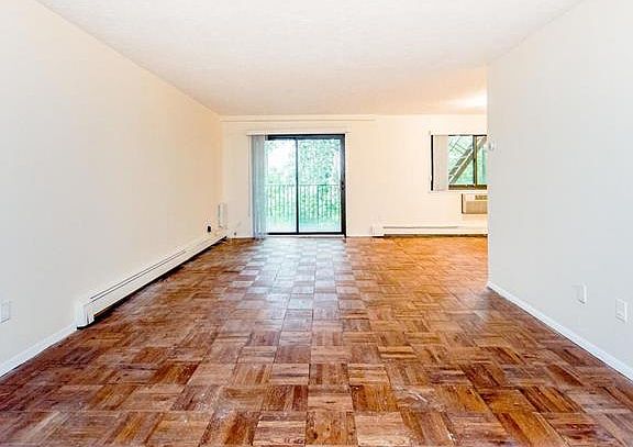 4th image of 344 Central Park Ave APT B18