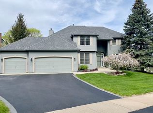 14813 Blakeney Rd, Eden Prairie, MN 55347