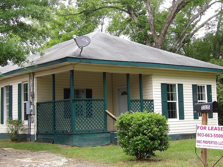 115 Ryan Dr — Photo 1
