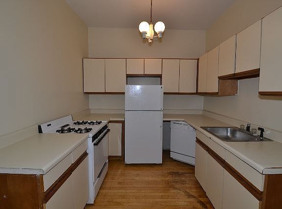 2nd image of 629 W Oakdale Ave #Ua3