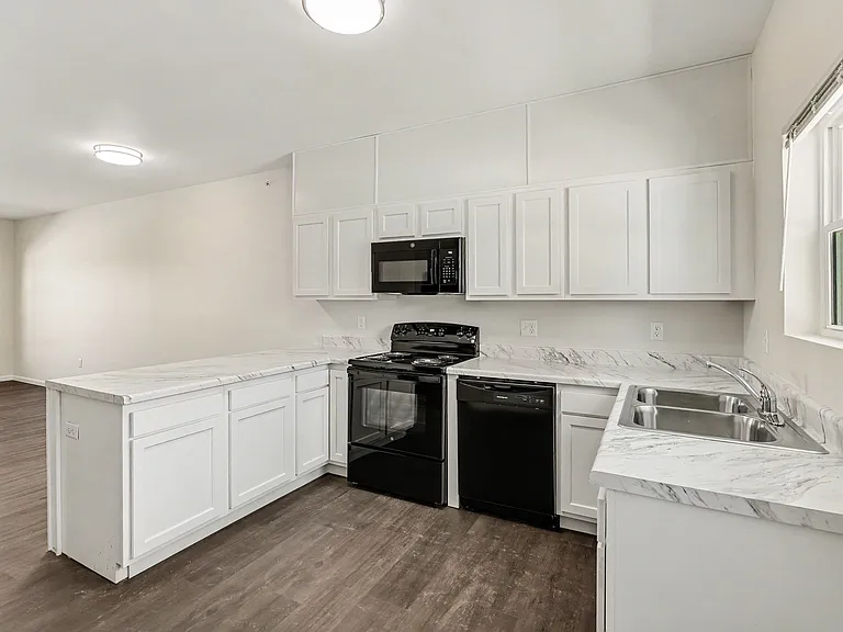 29 Warsaw Ave #6 — Photo 27