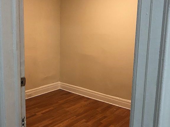 4th image of 158 Dewey Ave