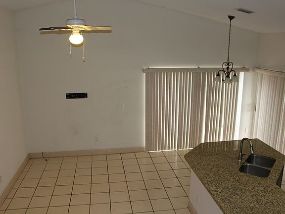 5th image of 14141 Glen Cove Pl