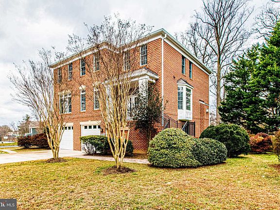 3rd image of 1837 Olmstead Dr