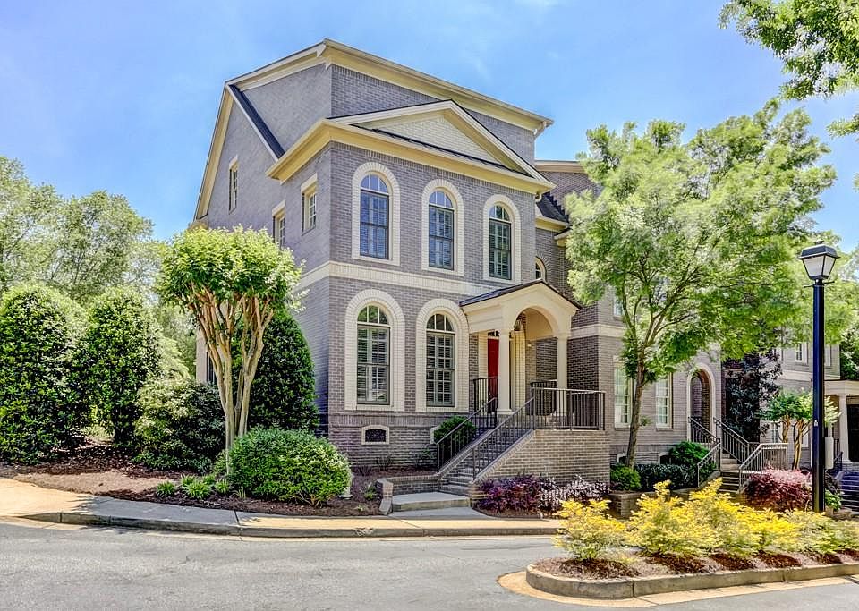 1st image of 2020 Kensington Green Dr SE #1