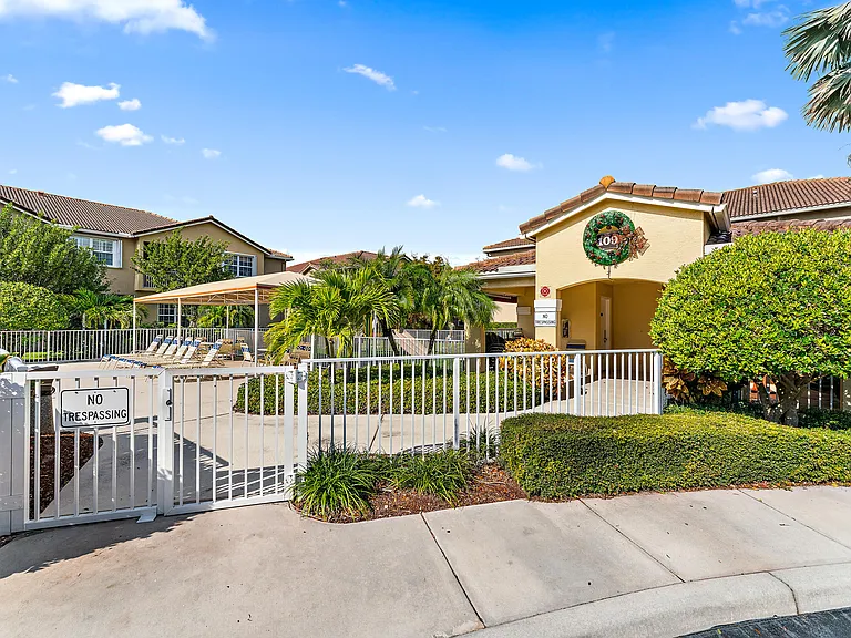 106 Lighthouse Cir #G — Photo 4