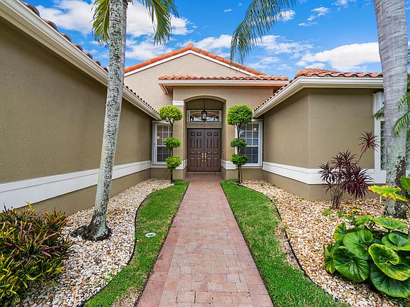 3rd image of 6672 Catania Dr