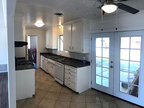 3rd image of 220 Jade Dr