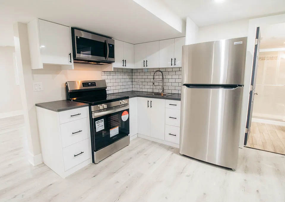 75 Jacobson Ave