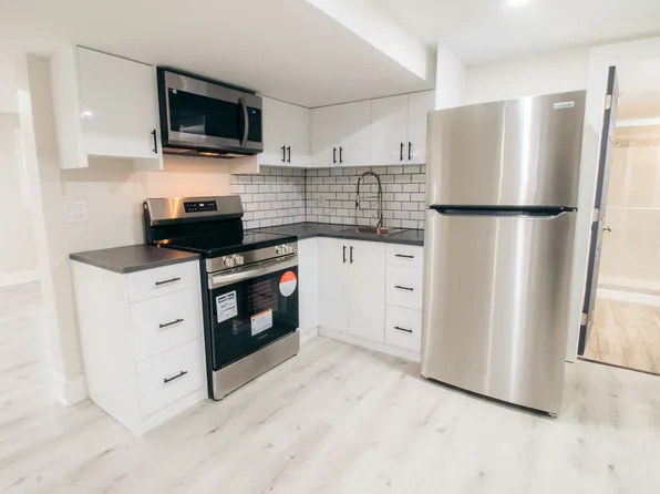 75 Jacobson Ave, Saint Catharines, ON L2T 3A2