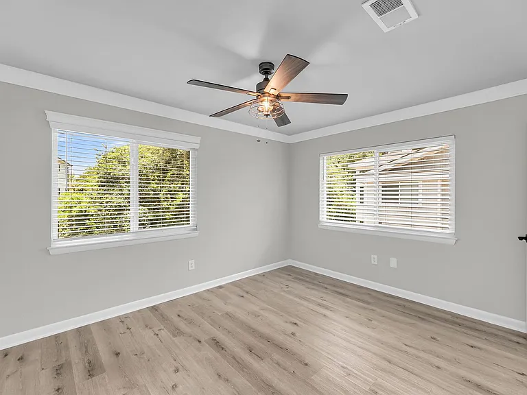 266 Alexandra Dr #11 — Photo 19
