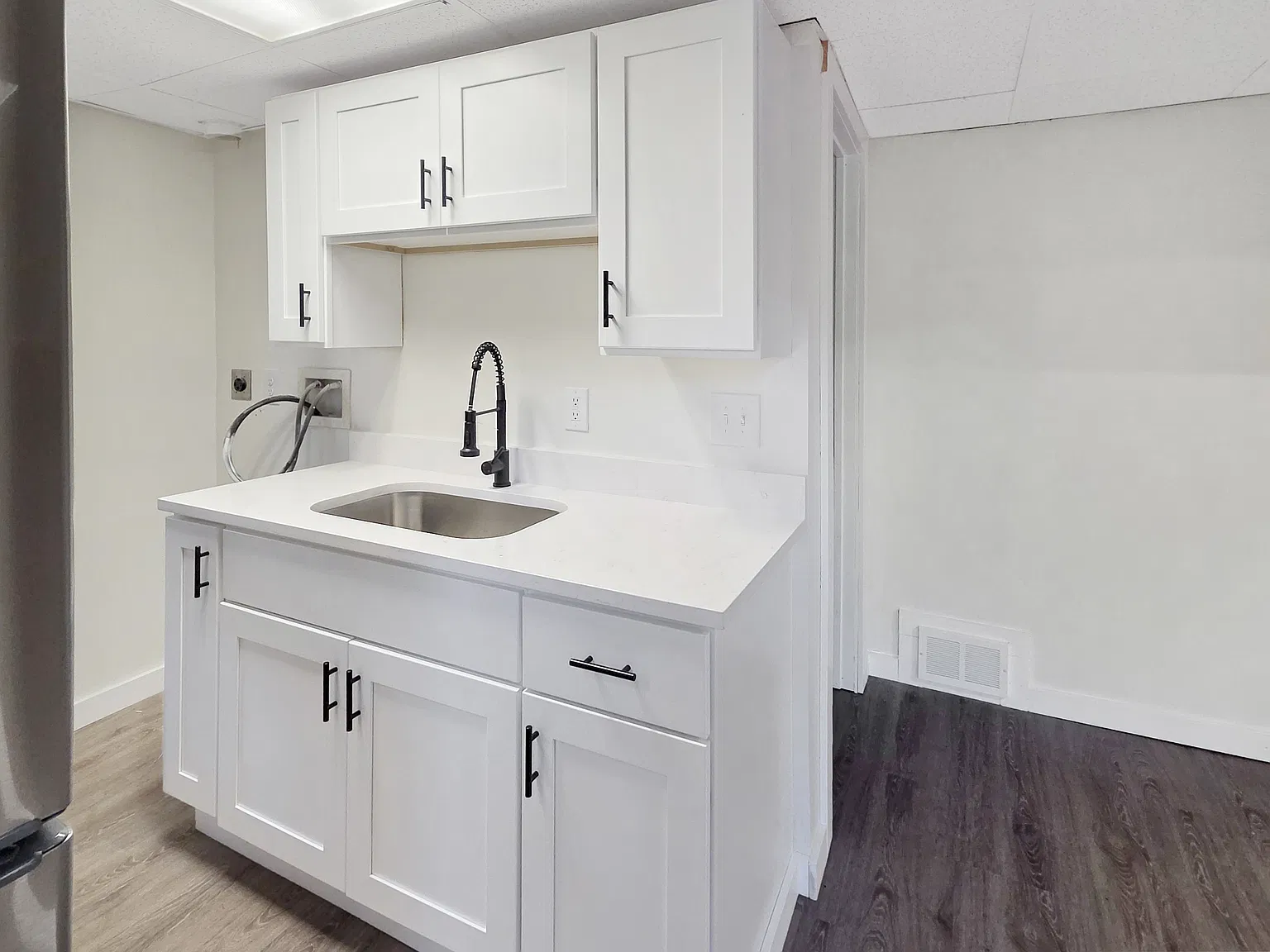 1 bed, $1,300 — Photo 2