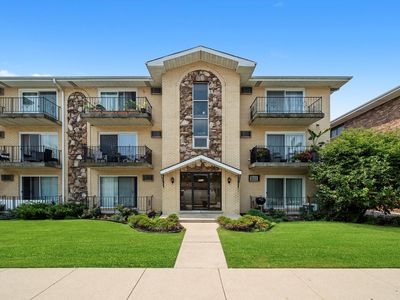 8830 Mobile Ave APT 101, Oak Lawn, IL, 60453