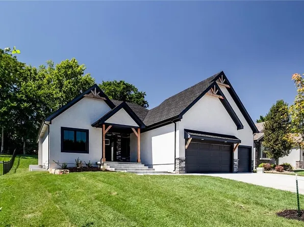 6924 Kenton St, Shawnee, KS 66227