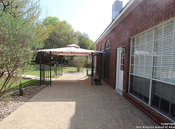 4th image of 9422 Pine Arbor