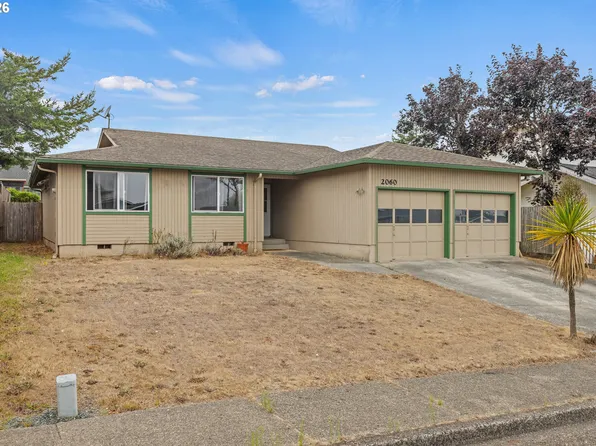2060 Hayes St, North Bend, OR 97459