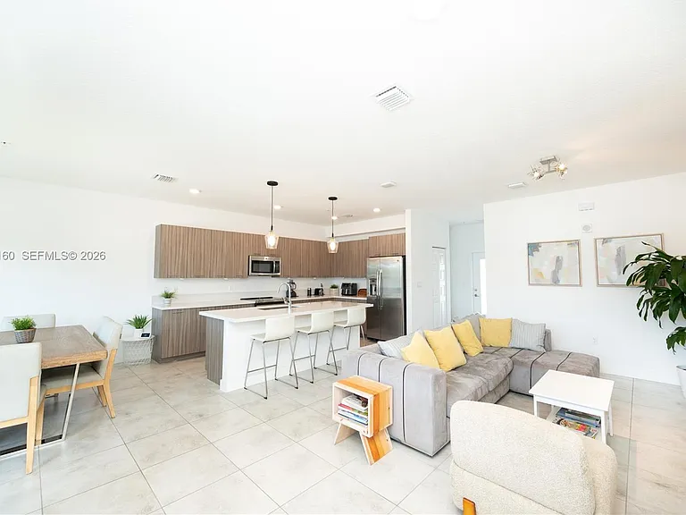 4640 SW 84th Ave #12 — Photo 6