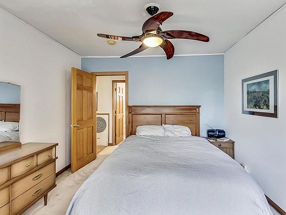 5th image of 444 N Evergreen Ave #2