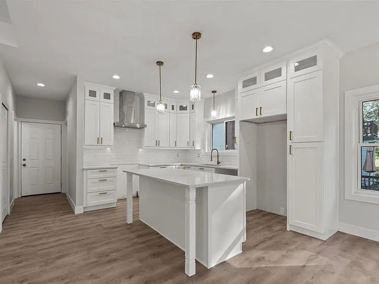 5636 Paris Dr — Photo 15