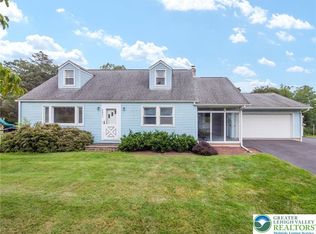 6950 Kernsville Rd, Orefield, PA 18069