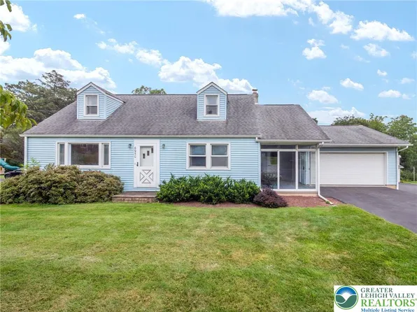 6950 Kernsville Rd, Orefield, PA 18069