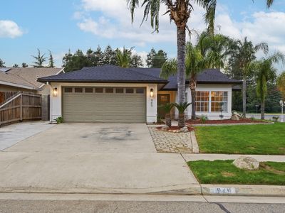 945 N Oakwood Court, Visalia, CA, 93291