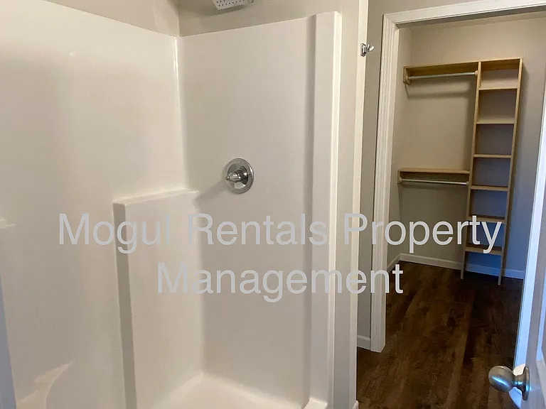 6918 N Hydraulic Ave #1 — Photo 8