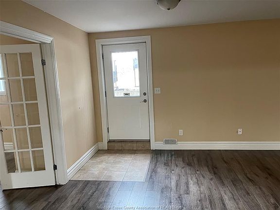 3rd image of 2336 Glenwood Ave