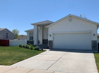 216 E 1325 N, Layton, UT 84041