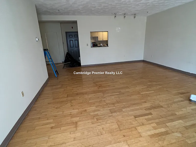 375 Highland Ave #3 — Photo 8