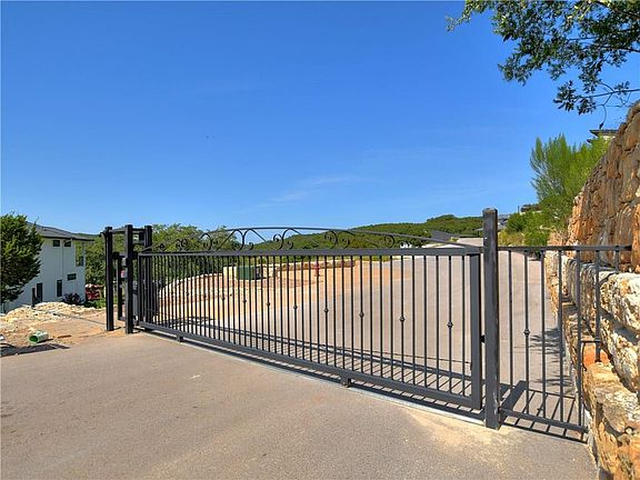 4th image of 3301 Abbotsbury Dr #17