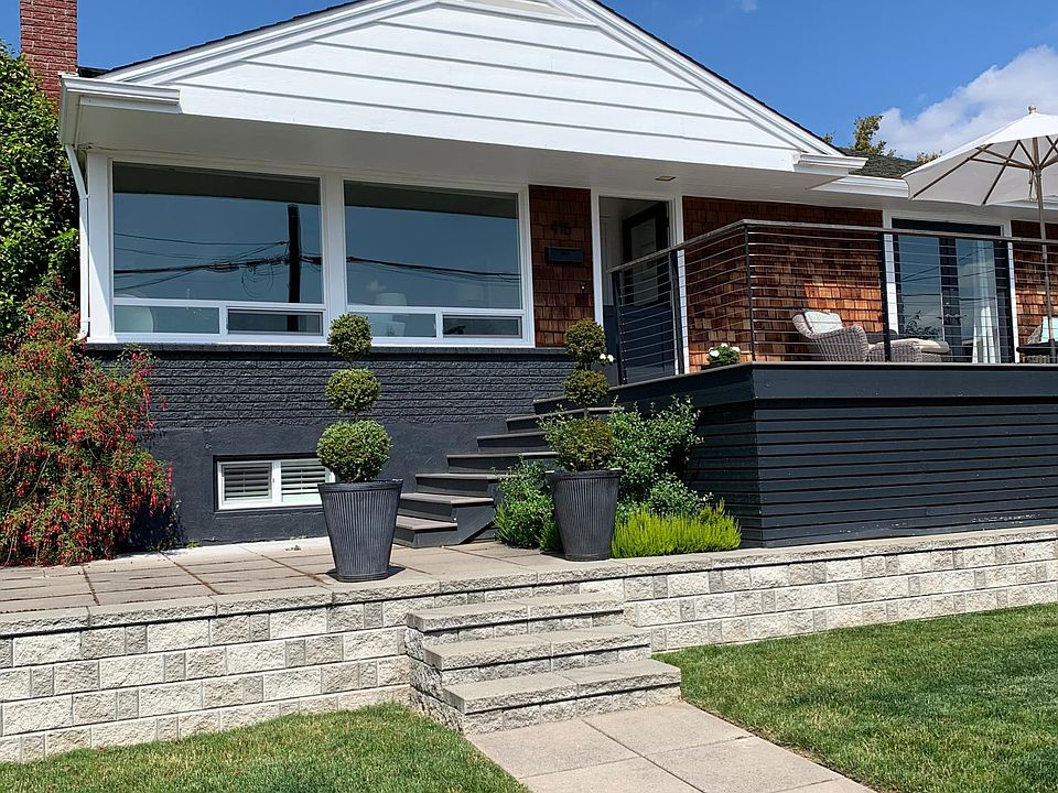 1st image of 416 10th Ave W