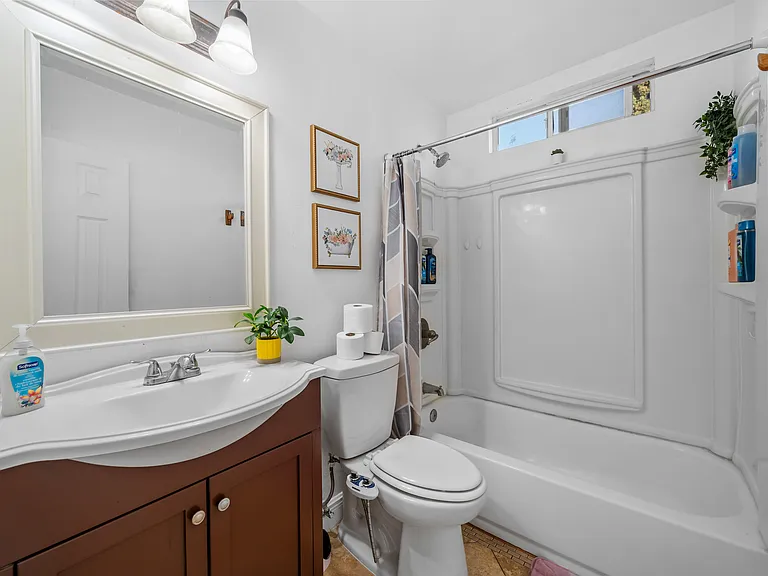 Or freshen up after a long day of adventures in the vibrant Gaslamp District