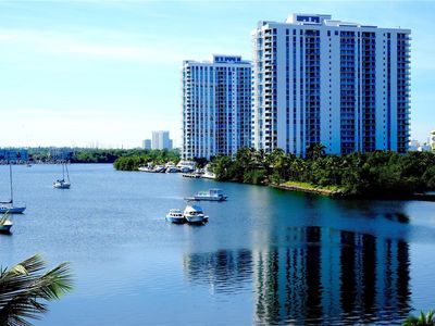2910 Point East Dr APT M510, Aventura, FL, 33160