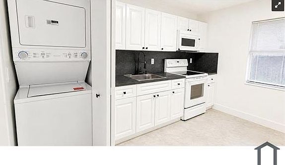 3rd image of 220 NW 12th Ct #2