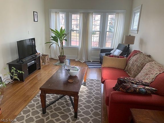 2nd image of 14921-23 Tudor Ave