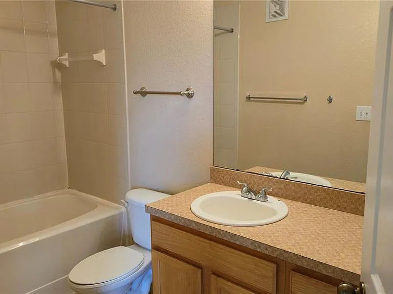 10211 Courtney Palms Blvd #304 — Photo 15