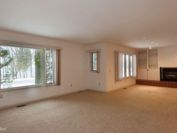 5th image of 7236 Peninsula Dr
