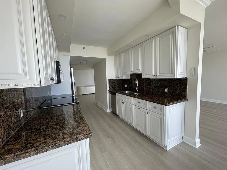 20281 E Country Club Dr #2104 — Photo 11