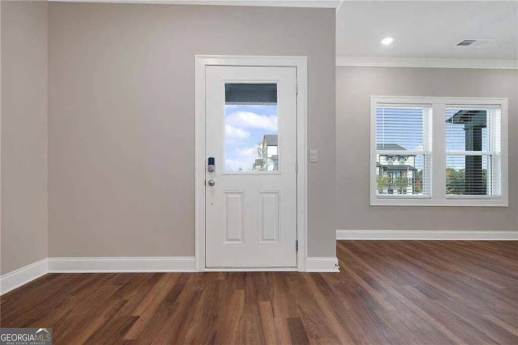 4 bed, 3.5 bath, 2175 sqft, $2,850 — Photo 4