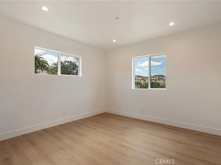 2843 Folsom — Photo 35