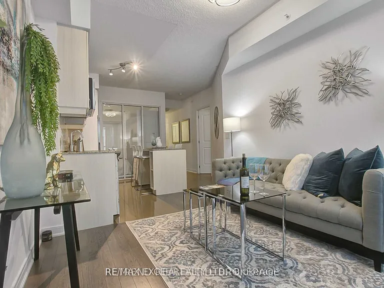 9199 Yonge St #608 — Photo 15