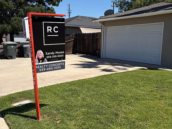 3rd image of 822 W Alamos Ave