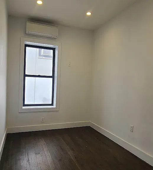 548 Howard Ave #2L — Photo 7