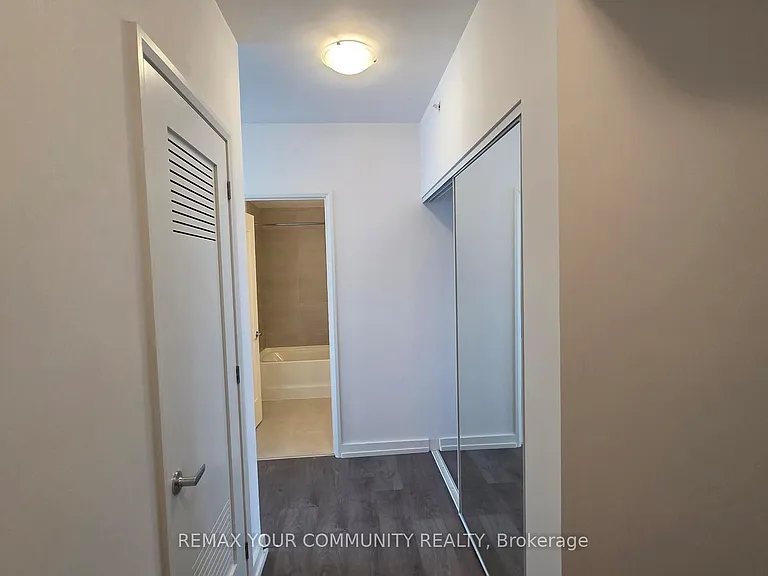 75 James St S #2610 — Photo 10