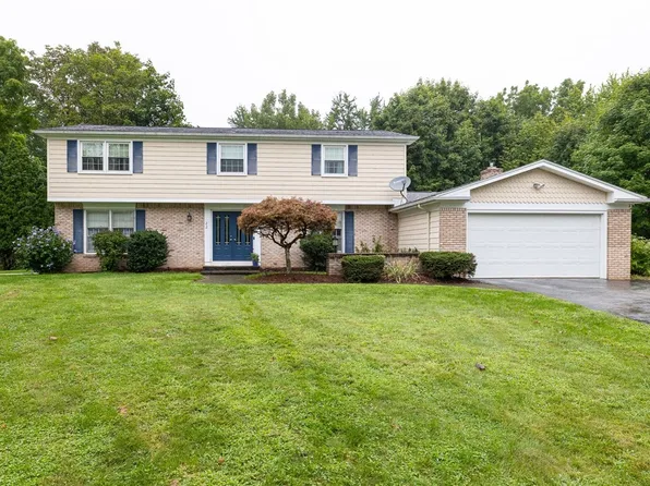 22 Ten Eyke Cir, Pittsford, NY 14534