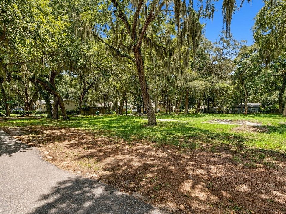 1st image of 1889 Palm Dr