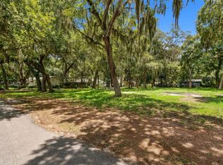 1889 Palm Dr, Fernandina Beach, FL 32034