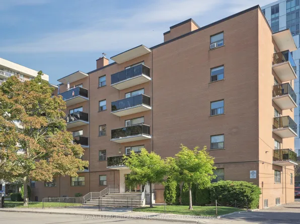 7 Helene St N, Mississauga, ON